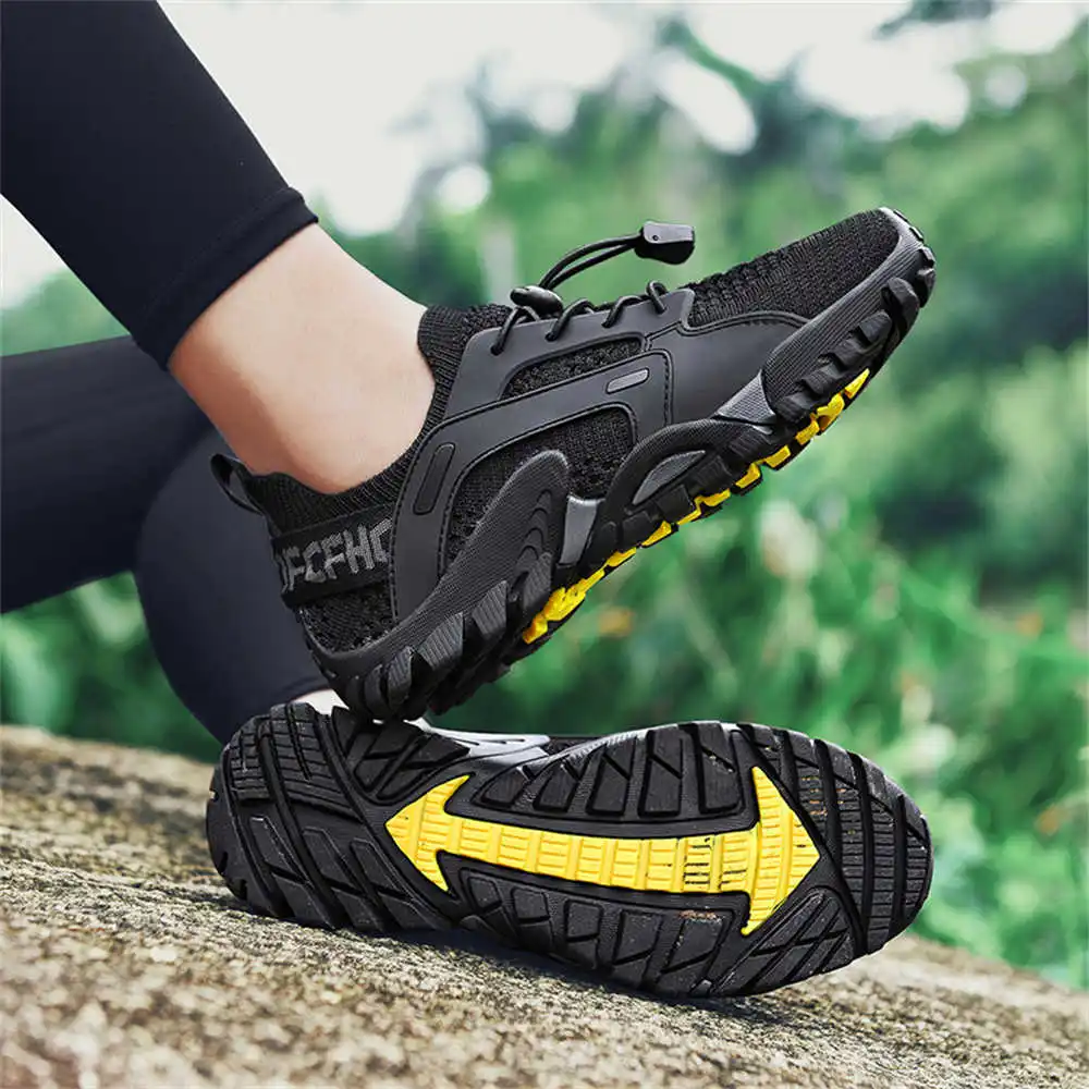Men Accessories Tips - Sepatu bot Hiking Pria, sneaker olahraga
