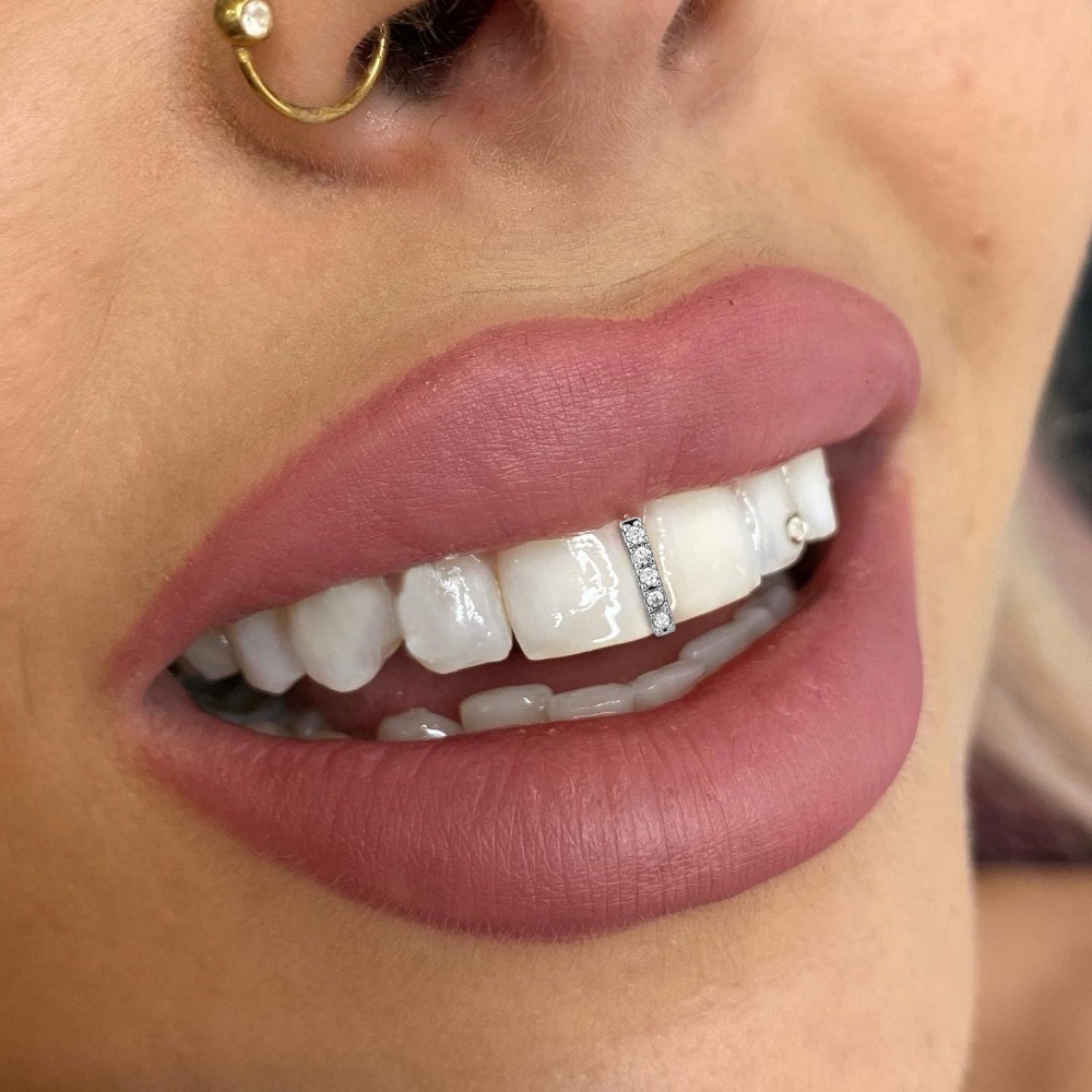 Grillz Gigi Lapis Emas Perak M - Men Accessories In Silver ulasan dan harga